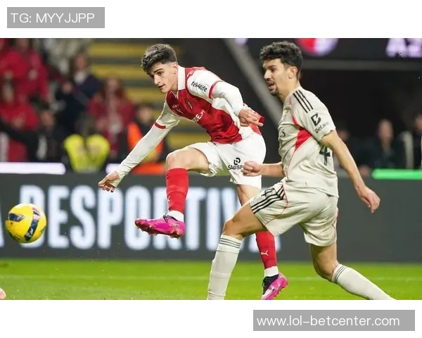 世界杯波尔图大胜本菲卡争议判罚引发全场热议与激情瞬间