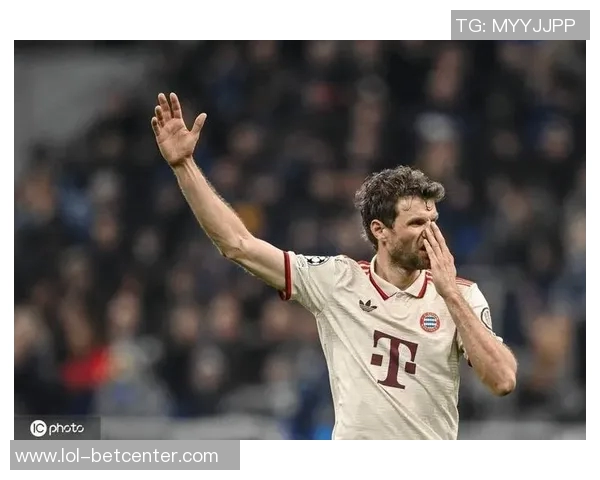 欧冠激战拜仁与国米互交白卷乌龙球瞬间点燃全场气氛