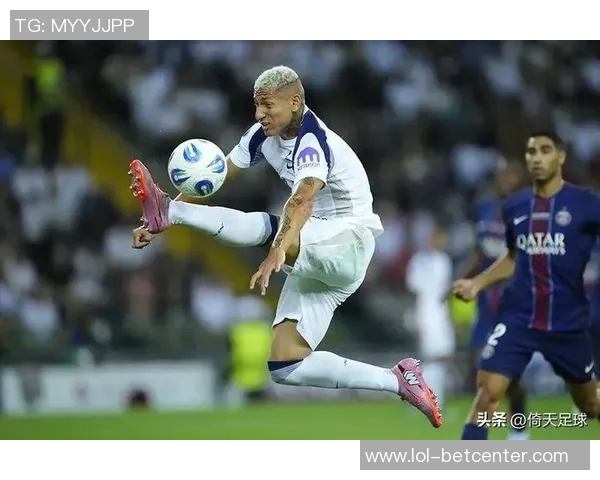 足总杯精彩对决尤文图斯与巴黎圣日耳曼战平乌龙球成比赛转折点