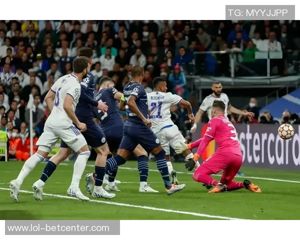 阿森纳逆转皇马精彩瞬间回顾神扑助力球队晋级世界杯决赛 阿森纳逆转皇马精彩瞬间回顾神扑助力球队晋级世界杯决赛