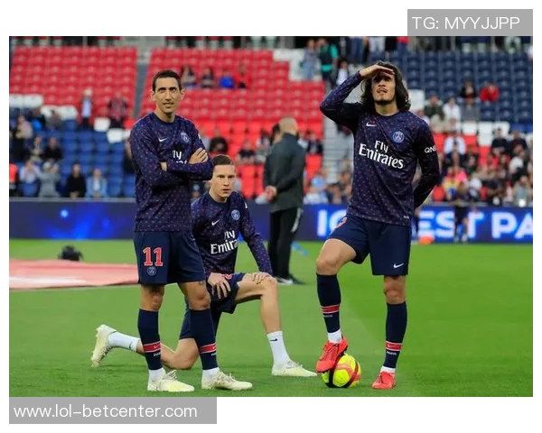 意甲激战:那不勒斯与巴黎圣日耳曼战成平局引发转会热议 意甲激战:那不勒斯与巴黎圣日耳曼战成平局引发转会热议