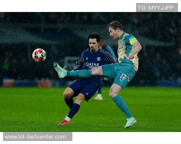 欧冠激战：国米与皇马1比1平局逆转瞬间点燃全场激情解析