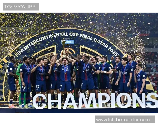 中超赛场曼联逆袭巴黎圣日耳曼全场沸腾历史冷门再现