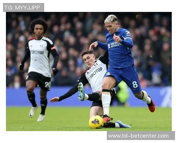 意甲精彩对决曼联与切尔西战成平局逆转瞬间点燃全场激情