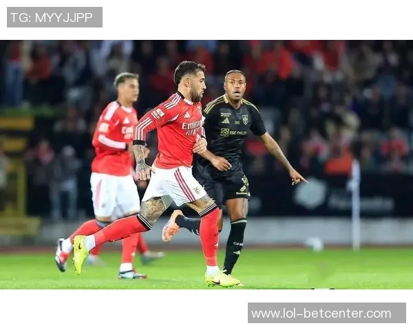 中超热刺大胜本菲卡红牌事件引发全场热议赛后分析